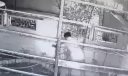 സ്ത്രീകൾ ഉള്ള വീടുകൾ മാത്രം നോക്കി മതിൽ ചാടിയെത്തുന്നത് ഒരൊറ്റ ഉദ്ദേശത്തിന്; സിസിടിവി ദൃശ്യങ്ങളിൽ ഞെട്ടൽ; വിരുതനെ പൊക്കാൻ വലവിരിച്ച് പോലീസ് സ്ത്രീകൾ ഉള്ള വീടുകൾ മാത്രം നോക്കി മതിൽ ചാടിയെത്തുന്നത് ഒരൊറ്റ ഉദ്ദേശത്തിന്; സിസിടിവി ദൃശ്യങ്ങളിൽ ഞെട്ടൽ; വിരുതനെ പൊക്കാൻ വലവിരിച്ച് പോലീസ്