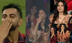 കോലിയുടെ അര്ധസെഞ്ചുറിയല്ല, ഗ്യാലറിയിലെ അനുഷ്കയുടെ ചിരിയാണ് വൈറല്! ആകാശത്ത് പറന്ന ഫ്ലൈയിങ് കിസ്സും; ചിന്നസ്വാമി സ്റ്റേഡിയത്തെ പ്രണയത്തിലാക്കി വിരുഷ്ക ജോഡികള്; സ്റ്റൈലിഷായി ഐപിഎല് കാണാനെത്തിയ താരസുന്ദരി ധരിച്ച ഔട്ട്ഫിറ്റിന്റെ വിലകണ്ടുപിടിച്ച് സോഷ്യല്മീഡിയ കോലിയുടെ അര്ധസെഞ്ചുറിയല്ല, ഗ്യാലറിയിലെ അനുഷ്കയുടെ ചിരിയാണ് വൈറല്! ആകാശത്ത് പറന്ന ഫ്ലൈയിങ് കിസ്സും; ചിന്നസ്വാമി സ്റ്റേഡിയത്തെ പ്രണയത്തിലാക്കി വിരുഷ്ക ജോഡികള്; സ്റ്റൈലിഷായി ഐപിഎല് കാണാനെത്തിയ താരസുന്ദരി ധരിച്ച ഔട്ട്ഫിറ്റിന്റെ വിലകണ്ടുപിടിച്ച് സോഷ്യല്മീഡിയ