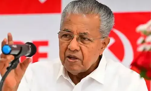 പ്രതിസന്ധികളെ അതിജീവിച്ച് കേരളത്തിന്റെ കുതിപ്പ്; കേന്ദ്രത്തിന്റേത് സാമ്പത്തിക ഞെരുക്കലെന്ന് മുഖ്യമന്ത്രി