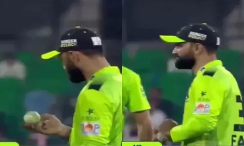 പാക്കിസ്ഥാന്‍ സൂപ്പര്‍ ലീഗില്‍ പന്ത് ചുരണ്ടല്‍ ആരോപണം; പന്തിന് രൂപമാറ്റം സംഭവിച്ചു എന്നു കണ്ടെത്തിയതിന്റെ അടിസ്ഥാനത്തില്‍ കറാച്ചി കിങ്സിന് അഞ്ച് റണ്‍സ് പെനാല്‍റ്റി റണ്‍സ് അനുവദിച്ചു; പാക് താരം ഫഖര്‍ സമാനെ ചോദ്യം ചെയ്യും