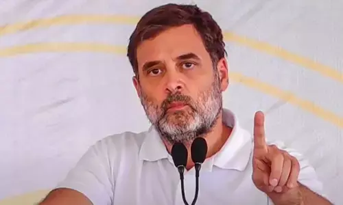 യുഡിഎഫ് അധികാരത്തില് വന്നാല് റബറിന് താങ്ങുവില 250 രൂപയാക്കും; ക്ഷേമപെന്ഷന് 3000 രൂപയായി ഉയര്ത്തും; കേരളത്തില് ഒരു വനിത മുഖ്യമന്ത്രി ഉണ്ടാകണം എന്ന് ആഗ്രഹിക്കുന്നു; പക്ഷേ അത് പറയുമ്പോള് കയ്യടിക്കുന്നത് പുരുഷന്മാരല്ലെന്നും രാഹുല് ഗാന്ധി യുഡിഎഫ് അധികാരത്തില് വന്നാല് റബറിന് താങ്ങുവില 250 രൂപയാക്കും; ക്ഷേമപെന്ഷന് 3000 രൂപയായി ഉയര്ത്തും; കേരളത്തില് ഒരു വനിത മുഖ്യമന്ത്രി ഉണ്ടാകണം എന്ന് ആഗ്രഹിക്കുന്നു; പക്ഷേ അത് പറയുമ്പോള് കയ്യടിക്കുന്നത് പുരുഷന്മാരല്ലെന്നും രാഹുല് ഗാന്ധി