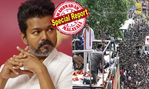 വിജയ്...പുറത്തിറങ്ങിയാൽ ആകെ പ്രശ്നമാണ്! പെരമ്പൂരിൽ നിന്നും കൊളത്തൂരിലേക്ക് റോഡ് ഷോയുമായി ഇറങ്ങിയ ജനനായകൻ; പാതി വഴി ആയതും നടന്നത് വൻ ചട്ടലംഘനം; ഒന്നും ചെയ്യാൻ പറ്റാത്ത അവസ്ഥ; ഒറ്റയടിക്ക് ചുമത്തിയത് അഞ്ച് വകുപ്പുകൾ; ഇനി രണ്ടുംകല്പിച്ച് ചെന്നൈ പോലീസ്