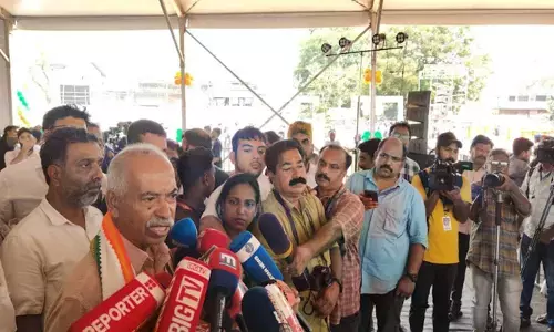 പയ്യന്നൂരിലെ രക്തസാക്ഷി ധനാപഹരണം: ഒരു കോടിയുടെ വെട്ടിപ്പ് നടന്നുവെന്ന് വി. കുഞ്ഞിക്കൃഷ്ണന്‍; നേരത്തെ പരാതിപ്പെട്ടിട്ടും പാര്‍ട്ടി നടപടിയെടുത്തില്ല; നോട്ട് നിരോധനത്തിന്റെ പേര് പറഞ്ഞ് രക്ഷപ്പെടാന്‍ നോക്കണ്ട; സിപിഎം കോട്ടയില്‍ പോര് മുറുകുന്നു