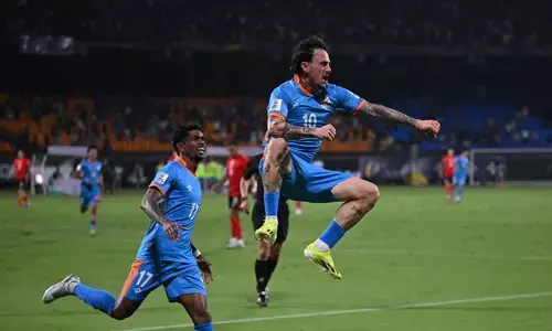 കൊച്ചിയിൽ കൗതുകമായി റയാൻ വില്യംസ്; അരങ്ങേറ്റത്തിൽ തന്നെ റെക്കോർഡ് ഗോൾ; ഹോങ് കോങ്ങിനെ തകർത്ത് ഇന്ത്യക്ക് ആശ്വാസജയം