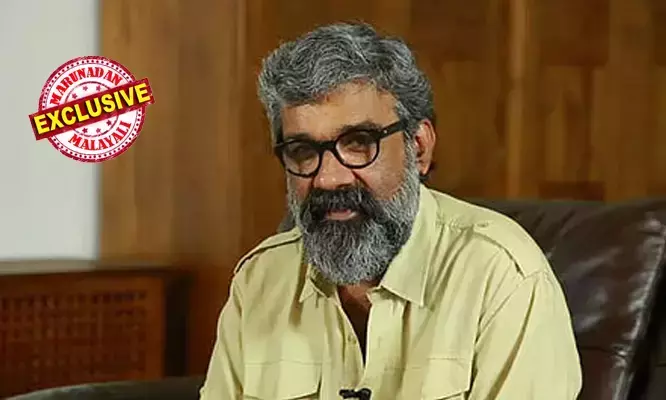 സിനിമാ സെറ്റില് കാരവന് ഉളളില് വച്ച് യുവനടിയെ കയറിപ്പിടിച്ചു; ആരും കയറി വരാതിരിക്കാന് മറ്റൊരു യുവതിയെ കാരവന് പുറത്ത് കാവല് നിര്ത്തി; ഒടുവില് പരാതിയും കേസുമായപ്പോള് മറ്റൊരു നടന്റെ ഇന്നോവ ഹൈക്രോസ് കാറില് രക്ഷപ്പെടാന് ശ്രമം; തൊടുപുഴയില് വച്ച് ടവല് ലൊക്കേഷന് നോക്കി പിടികൂടി; സംവിധായകന് രഞ്ജിത്തിന്റെ അറസ്റ്റില് കൂടുതല് വിവരങ്ങള് സിനിമാ സെറ്റില് കാരവന് ഉളളില് വച്ച് യുവനടിയെ കയറിപ്പിടിച്ചു; ആരും കയറി വരാതിരിക്കാന് മറ്റൊരു യുവതിയെ കാരവന് പുറത്ത് കാവല് നിര്ത്തി; ഒടുവില് പരാതിയും കേസുമായപ്പോള് മറ്റൊരു നടന്റെ ഇന്നോവ ഹൈക്രോസ് കാറില് രക്ഷപ്പെടാന് ശ്രമം; തൊടുപുഴയില് വച്ച് ടവല് ലൊക്കേഷന് നോക്കി പിടികൂടി; സംവിധായകന് രഞ്ജിത്തിന്റെ അറസ്റ്റില് കൂടുതല് വിവരങ്ങള്