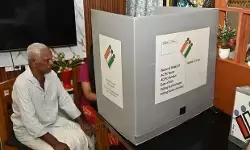 വീട്ടില്‍ വോട്ട്; രണ്ടാംദിനം പോള്‍ ചെയ്തത് 23,171 വോട്ട്; ആകെ വോട്ട് 52,511