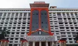 അപരന്മാരെ നിയോഗിക്കുന്നത് ജനാധിപത്യത്തെ  കൊല ചെയ്യുന്ന നടപടി; വോട്ടര്‍മാരുടെ വിവേചനബുദ്ധിയെ വെല്ലുവിളിക്കരുത്; തിരഞ്ഞെടുപ്പ് പ്രക്രിയയുടെ സുതാര്യതയെ ഇല്ലാതാക്കും; രൂക്ഷ വിമര്‍ശനവുമായി ഹൈക്കോടതി; അഞ്ജലി നായരുടെ പേരുമാറ്റം പരിഗണിക്കാന്‍ നിര്‍ദേശം