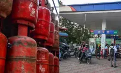 പരിഭ്രാന്തരാവേണ്ട; രാജ്യത്ത് പെട്രോള്‍, ഡീസല്‍ സ്റ്റോക്ക് ആവശ്യത്തിനുണ്ട്; വാണിജ്യ എല്‍പിജി വിതരണം കൃത്യമായി മുന്നോട്ട് പോകുന്നുവെന്ന് കേന്ദ്രസര്‍ക്കാര്‍