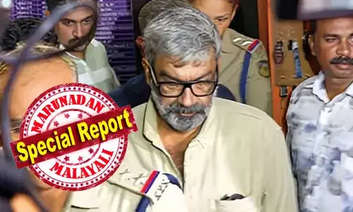 അറസ്റ്റുണ്ടാകുമെന്ന് ഉറപ്പായതോടെ നടന്റെ കാറില്‍ തൊടുപുഴയിലേക്ക് പാഞ്ഞു; ലക്ഷ്യമിട്ടത് ഹൈറേഞ്ചിലെ സുരക്ഷിത താവളം; ബോബി കുര്യന്റെ വാഹനത്തില്‍ നിന്നും നിര്‍ണ്ണായക കസ്റ്റഡി; രഞ്ജിത് മുങ്ങാന്‍ ശ്രമിച്ചത് അഭിഭാഷക ബുദ്ധിയില്‍; എല്ലാം പൊളിച്ചത് കാളിരാജ് മഹേഷ് കുമാറിന്റെ രഹസ്യ നീക്കം; ആശുപത്രിയില്‍ നിന്നും അറസ്റ്റിലേക്ക്; ചുമത്തിയത് ജയില്‍ വാസത്തിനുള്ള വകുപ്പുകള്‍; രാവണ പ്രഭു അഴിക്കുള്ളിലേക്ക്