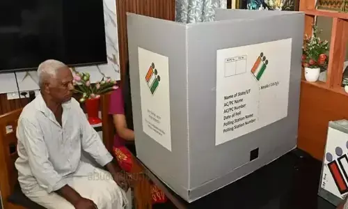 വീട്ടില്‍ വോട്ട്; രണ്ടാംദിനം പോള്‍ ചെയ്തത് 23,171 വോട്ട്; ആകെ വോട്ട് 52,511