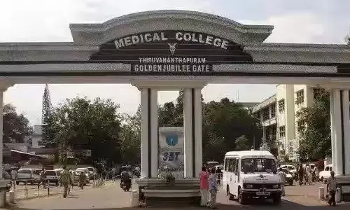 തിരുവനന്തപുരം മെഡിക്കല്‍ കോളജ് പാര്‍ക്കിംഗില്‍ നവജാതശിശുവിന്റെ മൃതദേഹം; എസ്എടിയില്‍ പ്രസവിച്ച കുഞ്ഞെന്ന് സംശയം