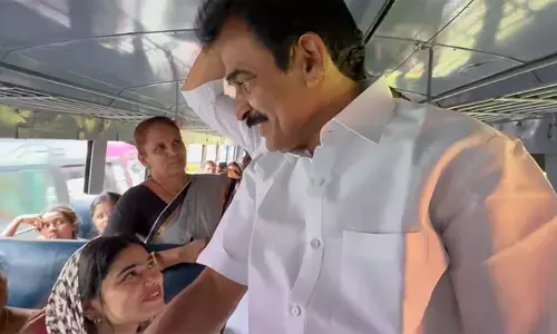 കണ്ടക്ടറുടെ വിസിലിനൊപ്പം കെഎസ്ആര്‍ടിസി ബസ് പുറപ്പെട്ടു; യുഡിഎഫ് ഇന്ദിരാ ഗ്യാരന്റി സൗജന്യയാത്രയ്ക്ക് ഡബിള്‍ ബെല്ല്; വാഗ്ദാനമല്ലിത്... യുഡിഎഫിന്റെ ഉറപ്പെന്ന് കെസി വേണുഗോപാല്‍ എംപി