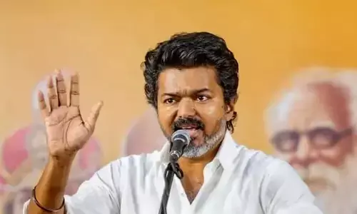 കേസുകളുടെ വിവരങ്ങളില്‍ പൊരുത്തക്കേട്; ടി.വി.കെ നേതാവ് വിജയ്യുടെ സത്യവാങ്മൂലത്തില്‍ വിവാദം; രണ്ട് ക്രിമിനല്‍ കേസുകള്‍ വെളിപ്പെടുത്തിയിട്ടില്ലെന്നാണ് വിമര്‍ശനം