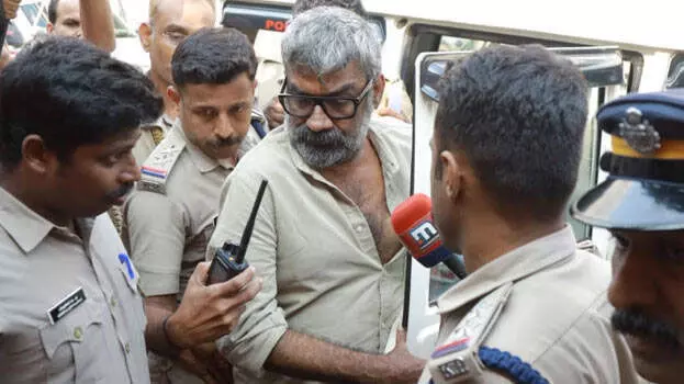 സംവിധായകന് രഞ്ജിത്തിന് വന് തിരിച്ചടി; ലൈംഗികാതിക്രമ കേസില് ജാമ്യാപേക്ഷ കോടതി തള്ളി; തിങ്കളാഴ്ച വരെ പോലീസ് കസ്റ്റഡിയില് സംവിധായകന് രഞ്ജിത്തിന് വന് തിരിച്ചടി; ലൈംഗികാതിക്രമ കേസില് ജാമ്യാപേക്ഷ കോടതി തള്ളി; തിങ്കളാഴ്ച വരെ പോലീസ് കസ്റ്റഡിയില്