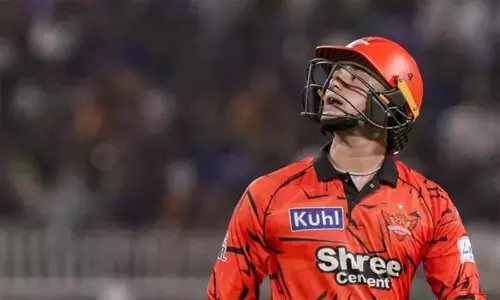 ക്യാച്ചെടുത്തത് നിലത്തു തട്ടിയോ എന്ന് സംശയം; അമ്പയറോട് തര്‍ക്കിച്ചു; ഹൈദരാബാദ് ഉപനായകന്‍ അഭിഷേക് ശര്‍മക്ക് മാച്ച് ഫീയുടെ 25 ശതമാനം പിഴയിട്ടു