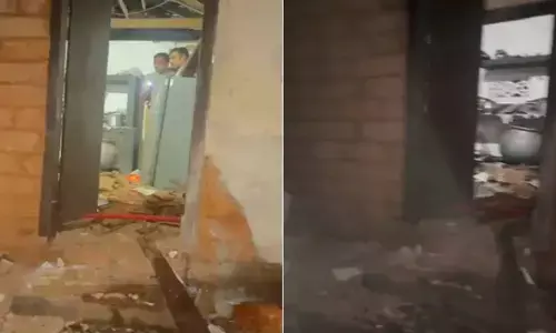 കോഴിക്കോട് പടക്ക നിര്മ്മാണ കേന്ദ്രത്തില് പൊട്ടിത്തെറി; രണ്ടു പേര് മരിച്ചു കോഴിക്കോട് പടക്ക നിര്മ്മാണ കേന്ദ്രത്തില് പൊട്ടിത്തെറി; രണ്ടു പേര് മരിച്ചു