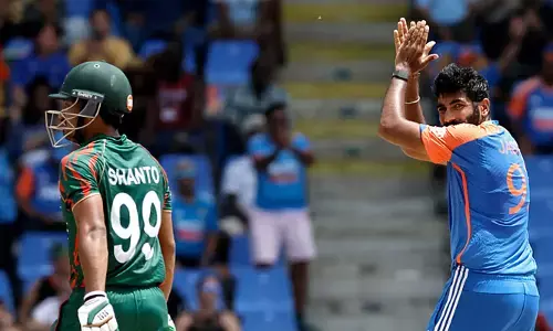 ഇന്ത്യ കൈവിട്ടാല്‍ കളി നടക്കില്ല! ലോകകപ്പ് ബഹിഷ്‌കരിച്ച ബംഗ്ലാദേശ് പത്തിമടക്കി; ബിസിസിഐക്ക് മുന്നില്‍ അപേക്ഷയുമായി ബിസിബി; സാമ്പത്തിക അടിത്തറ കാക്കാന്‍ നീക്കം!