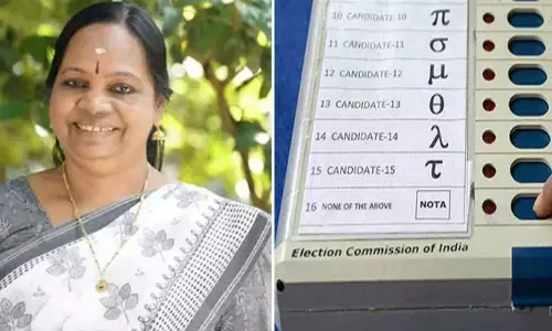 പൂഞ്ഞാറിൽ വനിതാ റാലിക്ക് സാരി വാഗ്ദാനം: ബിജെപി നേതാവിൻ്റെ ശബ്ദരേഖ പുറത്ത്; ചട്ടലംഘനമെന്ന് യുഡിഎഫും എൽഡിഎഫും; തിരഞ്ഞെടുപ്പ് കമ്മീഷന് പരാതി നൽകും പൂഞ്ഞാറിൽ വനിതാ റാലിക്ക് സാരി വാഗ്ദാനം: ബിജെപി നേതാവിൻ്റെ ശബ്ദരേഖ പുറത്ത്; ചട്ടലംഘനമെന്ന് യുഡിഎഫും എൽഡിഎഫും; തിരഞ്ഞെടുപ്പ് കമ്മീഷന് പരാതി നൽകും