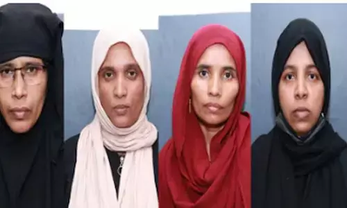 അമിത രക്തസ്രാവം മൂലം സ്വകാര്യ ആശുപത്രിയില് പ്രവേശിപ്പിച്ച ഗര്ഭിണി മരിച്ച സംഭവം; മലപ്പുറത്ത് വനിതാ ഡോക്ടറെ വീട്ടില് കയറി മര്ദിച്ചതില് നാലു സ്ത്രീകള് റിമാന്ഡില് അമിത രക്തസ്രാവം മൂലം സ്വകാര്യ ആശുപത്രിയില് പ്രവേശിപ്പിച്ച ഗര്ഭിണി മരിച്ച സംഭവം; മലപ്പുറത്ത് വനിതാ ഡോക്ടറെ വീട്ടില് കയറി മര്ദിച്ചതില് നാലു സ്ത്രീകള് റിമാന്ഡില്