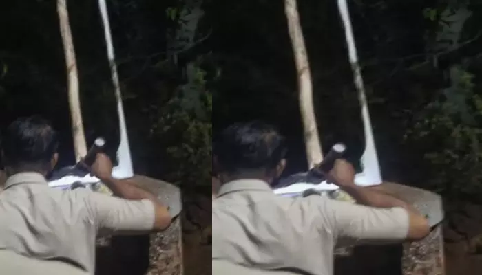 കണ്ടാൽ തന്നെ അറിയാം..ഇത് മനപ്പൂർവ്വം; ആളുകൾക്കിടയിൽ ഭിന്നത ഉണ്ടാക്കാനും ശ്രമം; കെഎം ഷാജിയുടെ ഫ്ലക്സ് ബോർഡിന് തീയിട്ട സംഭവത്തിൽ കേസെടുത്ത് പോലീസ് കണ്ടാൽ തന്നെ അറിയാം..ഇത് മനപ്പൂർവ്വം; ആളുകൾക്കിടയിൽ ഭിന്നത ഉണ്ടാക്കാനും ശ്രമം; കെഎം ഷാജിയുടെ ഫ്ലക്സ് ബോർഡിന് തീയിട്ട സംഭവത്തിൽ കേസെടുത്ത് പോലീസ്