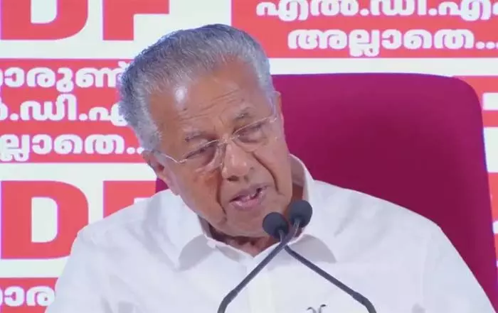 ആദ്യം ശ്രുതിക്ക് വീടുനല്കട്ടെ, സര്ക്കാര് നല്കിയ 178 വീടുകള് ആര്ക്കും പോയിക്കണ്ട് ബോധ്യപ്പെടാം; മാലിന്യനിര്മ്മാര്ജനം ഉള്പ്പെടെയുള്ള അടിസ്ഥാന സൗകര്യങ്ങള് കൂടി പൂര്ത്തിയാക്കിയ ശേഷം താമസം തുടങ്ങിയാല് മതിയെന്ന നിലപാടാണ് താമസക്കാര് അറിയിച്ചത്: ടൗണ്ഷിപ്പ് നിര്മാണം നീളുന്നതില് ന്യായീകരണവുമായി മുഖ്യമന്ത്രി ആദ്യം ശ്രുതിക്ക് വീടുനല്കട്ടെ, സര്ക്കാര് നല്കിയ 178 വീടുകള് ആര്ക്കും പോയിക്കണ്ട് ബോധ്യപ്പെടാം; മാലിന്യനിര്മ്മാര്ജനം ഉള്പ്പെടെയുള്ള അടിസ്ഥാന സൗകര്യങ്ങള് കൂടി പൂര്ത്തിയാക്കിയ ശേഷം താമസം തുടങ്ങിയാല് മതിയെന്ന നിലപാടാണ് താമസക്കാര് അറിയിച്ചത്: ടൗണ്ഷിപ്പ് നിര്മാണം നീളുന്നതില് ന്യായീകരണവുമായി മുഖ്യമന്ത്രി