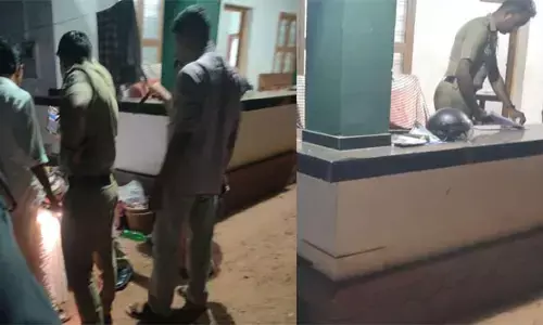 പത്തായക്കുന്നില് ബിജെപി പഞ്ചായത്ത് അംഗത്തിന്റെ വീടിന് നേരെ ബോംബേറ്; കണ്ണൂരില് വീണ്ടും രാഷ്ട്രീയ സംഘര്ഷം പത്തായക്കുന്നില് ബിജെപി പഞ്ചായത്ത് അംഗത്തിന്റെ വീടിന് നേരെ ബോംബേറ്; കണ്ണൂരില് വീണ്ടും രാഷ്ട്രീയ സംഘര്ഷം