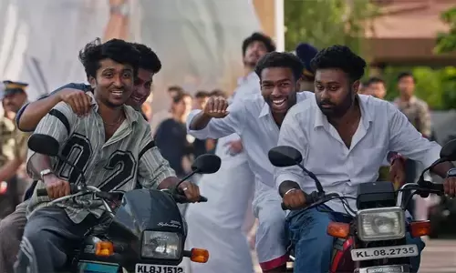 നവാഗതരുടെ കരുത്തിൽ ബോക്സ് ഓഫീസ് തകർത്ത് വാഴ 2; നാല് ദിവസം കൊണ്ട് 50 കോടി കടന്ന് കുതിപ്പ്; മികച്ച ബുക്കിംഗുമായി മലയാള സിനിമയിൽ പുതിയ ചരിത്രം കുറിച്ച് ബില്യൺ ബ്രോസ്