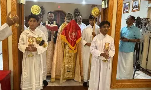 ഹൂസ്റ്റണ്‍ സെന്റ് പീറ്റേഴ്‌സ് മലങ്കര കത്തോലിക്കാ ദേവാലയത്തില്‍ ഈസ്റ്റര്‍ ആഘോഷങ്ങള്‍ ഭക്തിസാന്ദ്രമായി