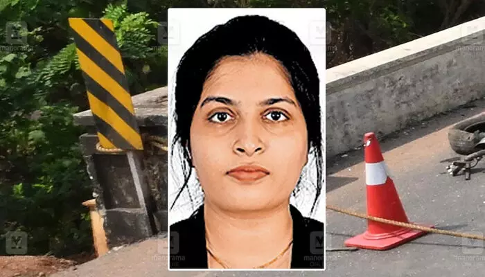 ലിഫ്റ്റ് ചോദിച്ച് യുവാവിന്റെ ബൈക്കില് കയറി; പിന്നാലെ അശ്രദ്ധമായി വെട്ടിത്തിരിച്ച ലോറി ഇടിച്ച് യുവതി മരിച്ചു ലിഫ്റ്റ് ചോദിച്ച് യുവാവിന്റെ ബൈക്കില് കയറി; പിന്നാലെ അശ്രദ്ധമായി വെട്ടിത്തിരിച്ച ലോറി ഇടിച്ച് യുവതി മരിച്ചു