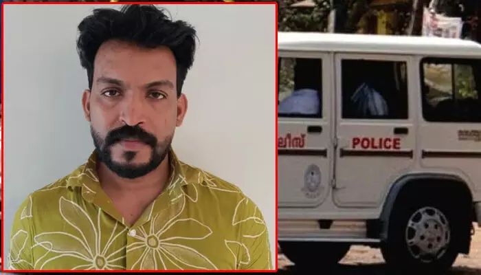 ലൈംഗികാതിക്രമക്കേസിലെ അതിജീവിതയുടെ പേരു വെളിപ്പെടുത്തി; യൂട്യൂബർ ജിനു കുഞ്ഞുമോൻ പിടിയിൽ; നടപടി കൊച്ചി സൈബർ പൊലീസിന്റേത് ലൈംഗികാതിക്രമക്കേസിലെ അതിജീവിതയുടെ പേരു വെളിപ്പെടുത്തി; യൂട്യൂബർ ജിനു കുഞ്ഞുമോൻ പിടിയിൽ; നടപടി കൊച്ചി സൈബർ പൊലീസിന്റേത്