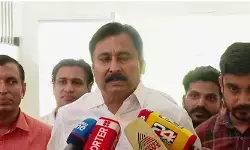 കഴിഞ്ഞ രണ്ട് തവണ മത്സരിച്ചത് പാക്കിസ്ഥാനിലായിരുന്നു; രണ്ട് തവണയും അവരെ തോല്പ്പിച്ചു; ഇത്തവണ ഹോം ഗ്രൗണ്ടായ തിരൂരില്; അതും വിജയിച്ചാല് മൂന്ന് ജയമാകും; താനൂരിനെ പാക്കിസ്ഥാനോട് ഉപമിച്ച് മന്ത്രി വി. അബ്ദുറഹ്മാന്റെ വിവാദ പരാമര്ശം; വിമര്ശനം കടുത്തതോടെ മുസ്ലീം ലീഗ് തെറ്റായി വ്യാഖ്യാനിച്ചതെന്ന് തിരൂരിലെ എല്ഡിഎഫ് സ്ഥാനാര്ത്ഥി കഴിഞ്ഞ രണ്ട് തവണ മത്സരിച്ചത് പാക്കിസ്ഥാനിലായിരുന്നു; രണ്ട് തവണയും അവരെ തോല്പ്പിച്ചു; ഇത്തവണ ഹോം ഗ്രൗണ്ടായ തിരൂരില്; അതും വിജയിച്ചാല് മൂന്ന് ജയമാകും; താനൂരിനെ പാക്കിസ്ഥാനോട് ഉപമിച്ച് മന്ത്രി വി. അബ്ദുറഹ്മാന്റെ വിവാദ പരാമര്ശം; വിമര്ശനം കടുത്തതോടെ മുസ്ലീം ലീഗ് തെറ്റായി വ്യാഖ്യാനിച്ചതെന്ന് തിരൂരിലെ എല്ഡിഎഫ് സ്ഥാനാര്ത്ഥി