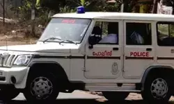 കൊട്ടിക്കലാശത്തിന് പിന്നാലെ അരുവിക്കരയിൽ സംഘർഷം; സിപിഎം-ബിജെപി പ്രവർത്തകർ ഏറ്റുമുട്ടി; പട്ടിക കൊണ്ട് തലയ്ക്ക് അടിയേറ്റ പ്രവർത്തകൻ മെഡിക്കൽ കോളേജിൽ; കർശന നടപടിയെടുക്കുമെന്ന് പൊലീസ് കൊട്ടിക്കലാശത്തിന് പിന്നാലെ അരുവിക്കരയിൽ സംഘർഷം; സിപിഎം-ബിജെപി പ്രവർത്തകർ ഏറ്റുമുട്ടി; പട്ടിക കൊണ്ട് തലയ്ക്ക് അടിയേറ്റ പ്രവർത്തകൻ മെഡിക്കൽ കോളേജിൽ; കർശന നടപടിയെടുക്കുമെന്ന് പൊലീസ്