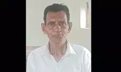 പ്രായപൂര്ത്തിയാകാത്ത പെണ്കുട്ടിയെ പീഡിപ്പിച്ച കേസ്; പ്രതിക്ക് മൂന്നര വര്ഷം കഠിന തടവും പിഴയും വിധിച്ച് അടൂര് ഫാസ്റ്റ് ട്രാക്ക് കോടതി പ്രായപൂര്ത്തിയാകാത്ത പെണ്കുട്ടിയെ പീഡിപ്പിച്ച കേസ്; പ്രതിക്ക് മൂന്നര വര്ഷം കഠിന തടവും പിഴയും വിധിച്ച് അടൂര് ഫാസ്റ്റ് ട്രാക്ക് കോടതി