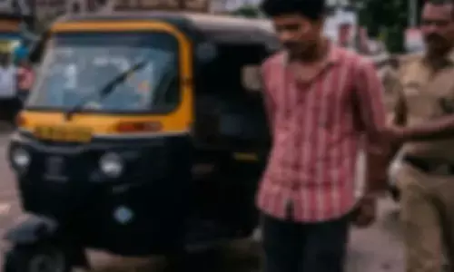 തേക്കിൻകാട് മൈതാനത്തിൽ പാർക്ക് ചെയ്തിരുന്ന ഓട്ടോ പെട്ടെന്ന് കാണാതായി; എത്ര തിരഞ്ഞിട്ടും രക്ഷയില്ല; അന്വേഷണത്തിനിടെ കൊല്ലത്ത് നിന്ന് നിർണായക വിവരം; വിരുതനെ പൊക്കി