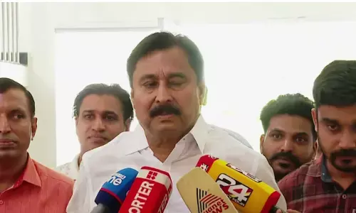 കഴിഞ്ഞ രണ്ട് തവണ മത്സരിച്ചത് പാക്കിസ്ഥാനിലായിരുന്നു; രണ്ട് തവണയും അവരെ തോല്പ്പിച്ചു; ഇത്തവണ ഹോം ഗ്രൗണ്ടായ തിരൂരില്; അതും വിജയിച്ചാല് മൂന്ന് ജയമാകും; താനൂരിനെ പാക്കിസ്ഥാനോട് ഉപമിച്ച് മന്ത്രി വി. അബ്ദുറഹ്മാന്റെ വിവാദ പരാമര്ശം; വിമര്ശനം കടുത്തതോടെ മുസ്ലീം ലീഗ് തെറ്റായി വ്യാഖ്യാനിച്ചതെന്ന് തിരൂരിലെ എല്ഡിഎഫ് സ്ഥാനാര്ത്ഥി കഴിഞ്ഞ രണ്ട് തവണ മത്സരിച്ചത് പാക്കിസ്ഥാനിലായിരുന്നു; രണ്ട് തവണയും അവരെ തോല്പ്പിച്ചു; ഇത്തവണ ഹോം ഗ്രൗണ്ടായ തിരൂരില്; അതും വിജയിച്ചാല് മൂന്ന് ജയമാകും; താനൂരിനെ പാക്കിസ്ഥാനോട് ഉപമിച്ച് മന്ത്രി വി. അബ്ദുറഹ്മാന്റെ വിവാദ പരാമര്ശം; വിമര്ശനം കടുത്തതോടെ മുസ്ലീം ലീഗ് തെറ്റായി വ്യാഖ്യാനിച്ചതെന്ന് തിരൂരിലെ എല്ഡിഎഫ് സ്ഥാനാര്ത്ഥി