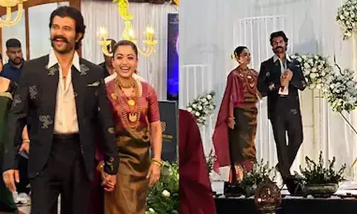 കുടകിലെ സുന്ദരികളിൽ ഒരാളെ ഞാൻ വിവാഹം കഴിച്ചു, വലിയ സന്തോഷം; രശ്മികയുടെ മുപ്പതാം പിറന്നാൾ ആഘോഷിക്കാൻ ജന്മനാട്ടിലെത്തി വിജയ് ദേവരകൊണ്ട; വൈറലായി താരത്തിന്റെ വാക്കുകൾ