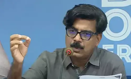 പുറത്തുവിട്ട ഓഡിയോ എഐ നിര്മ്മിതം ആണെങ്കില് പൊലീസില് പരാതിപ്പെടാത്തത് എന്തുകൊണ്ട്? സംഭാഷണം വ്യാജമെന്ന് തെളിഞ്ഞാല് എംഎല്എ സ്ഥാനം രാജി വയ്ക്കാമെന്ന് മാത്യു കുഴല്നാടന് പുറത്തുവിട്ട ഓഡിയോ എഐ നിര്മ്മിതം ആണെങ്കില് പൊലീസില് പരാതിപ്പെടാത്തത് എന്തുകൊണ്ട്? സംഭാഷണം വ്യാജമെന്ന് തെളിഞ്ഞാല് എംഎല്എ സ്ഥാനം രാജി വയ്ക്കാമെന്ന് മാത്യു കുഴല്നാടന്