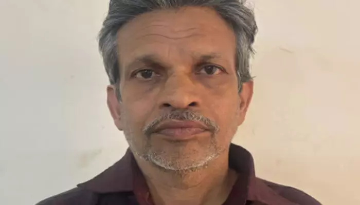 സമാധാനമായി കുടുംബത്തോടൊപ്പം ഭക്ഷണം കഴിച്ചുകൊണ്ടിരിക്കെ നടന്ന കൊടുംക്രൂരത; വീട്ടിൽ കയറി ഗൃഹനാഥനെ കുത്തിയ കേസിലെ പ്രതി ഇനി പുറം ലോകം കാണില്ല സമാധാനമായി കുടുംബത്തോടൊപ്പം ഭക്ഷണം കഴിച്ചുകൊണ്ടിരിക്കെ നടന്ന കൊടുംക്രൂരത; വീട്ടിൽ കയറി ഗൃഹനാഥനെ കുത്തിയ കേസിലെ പ്രതി ഇനി പുറം ലോകം കാണില്ല