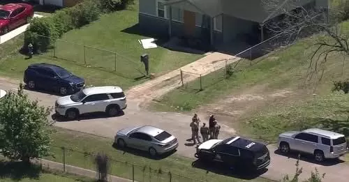 ഈസ്റ്റ് ഹൂസ്റ്റണില് എഫ്.ബി.ഐയുടെ വന് റെയ്ഡ്; നിരവധി പേര് കസ്റ്റഡിയില് ഈസ്റ്റ് ഹൂസ്റ്റണില് എഫ്.ബി.ഐയുടെ വന് റെയ്ഡ്; നിരവധി പേര് കസ്റ്റഡിയില്