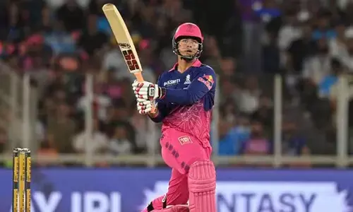 ഞങ്ങളുടെ ബൗളർമാരെ അവൻ ശരിക്കും തകർത്തു കളഞ്ഞു; ചെറിയ പിഴവ് പോലും അവൻ മുതലാക്കി; വൈഭവ് സൂര്യവൻഷിയെ വാനോളം പുകഴ്ത്തി മുംബൈ പരിശീലകൻ