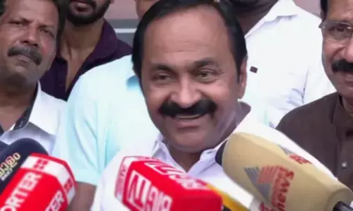 പണവും സാരിയും കിറ്റുകളും നല്‍കി വോട്ടര്‍മാരെ സ്വാധീനിക്കാന്‍ ശ്രമിക്കുന്നു; നടക്കുന്നത് ഹീനമായ രാഷ്ട്രീയ പ്രചാരണം; ബിജെപി തെരഞ്ഞെടുപ്പ് അട്ടിമറിക്കാന്‍ ശ്രമിക്കുന്നു; കേരളത്തിന് പരിചിതമല്ലാത്ത ശീലത്തിനാണ് ബിജെപി തുടക്കമിടുന്നത്; നിയമപരമായി നേരിടുമെന്നും വി ഡി സതീശന്‍