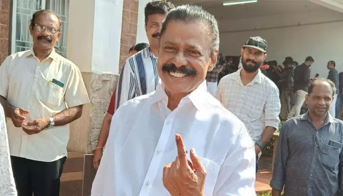 ഉയര്ന്ന പോളിംഗ് ശതമാനം എല്ഡിഎഫിന് അനുകൂലമെന്ന് എം.വി. ഗോവിന്ദന്; പയ്യന്നൂരിലെ കള്ളവോട്ട് ആരോപണം യുഡിഎഫ് കാലങ്ങളായി ഉന്നയിക്കുന്നത്; ഇക്കുറി അത് കുഞ്ഞികൃഷ്ണന് ഏറ്റെടുത്തെന്നും സിപിഎം സംസ്ഥാന സെക്രട്ടറി ഉയര്ന്ന പോളിംഗ് ശതമാനം എല്ഡിഎഫിന് അനുകൂലമെന്ന് എം.വി. ഗോവിന്ദന്; പയ്യന്നൂരിലെ കള്ളവോട്ട് ആരോപണം യുഡിഎഫ് കാലങ്ങളായി ഉന്നയിക്കുന്നത്; ഇക്കുറി അത് കുഞ്ഞികൃഷ്ണന് ഏറ്റെടുത്തെന്നും സിപിഎം സംസ്ഥാന സെക്രട്ടറി