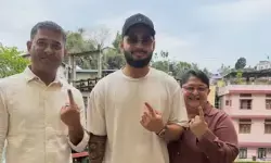 ഞങ്ങളുടെ കടമ നിര്‍വ്വഹിക്കുന്നു! ഐപിഎല്‍ തിരക്കിനിടയിലും വോട്ട് രേഖപ്പെടുത്തി റിയാന്‍ പരാഗ്