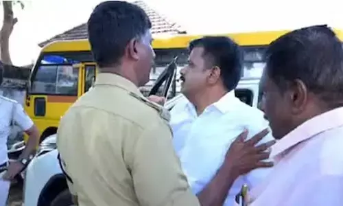 കള്ള വോട്ട് ആരോപിച്ച് വാക്കുതര്‍ക്കം; തൃക്കരിപ്പൂരില്‍ സന്ദീപ് വാര്യര്‍ തിരഞ്ഞെടുപ്പ് ഉദ്യോഗസ്ഥരെ ഭീഷണിപ്പെടുത്തിയെന്ന് പരാതി; ബേക്കലില്‍ ഒളിക്യാമറയുള്ള കണ്ണട ധരിച്ചെത്തിയ യുഡിഎഫ് ഏജന്റ് കുടുങ്ങി; മങ്കടയില്‍ ലീഗ് പ്രവര്‍ത്തകന് ക്രൂരമര്‍ദ്ദനം; മഞ്ചേശ്വരത്ത് പ്രവാസിയുടെ പേരില്‍ കളളവോട്ടെന്ന് പരാതി; ഒരാള്‍ കസ്റ്റഡിയില്‍; ചട്ടലംഘനങ്ങള്‍ ഇങ്ങനെ