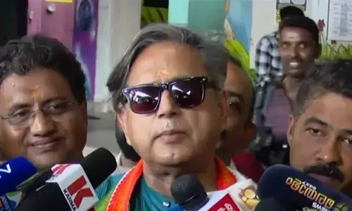 പത്ത് വര്‍ഷത്തെ ഭരണം മാറി പുതിയ ഭരണം വരും; എന്‍ഡിഎ ബാങ്ക് അക്കൗണ്ട് തുറന്നോട്ടെ, ഇത് യുഡിഎഫ്-എല്‍ഡിഎഫ് പോരാട്ടം; ബിജെപിക്ക് വിജയസാധ്യതയുണ്ടെന്ന് അവകാശപ്പെടുന്ന മണ്ഡലങ്ങളില്‍ പോലും ഇത്തവണ ശക്തമായ മത്സരമാണ് നടക്കുന്നത്; ഇത് തിരിച്ചറിഞ്ഞുകൊണ്ട് ജനം വോട്ടുചെയ്യും: ശശി തരൂര്‍