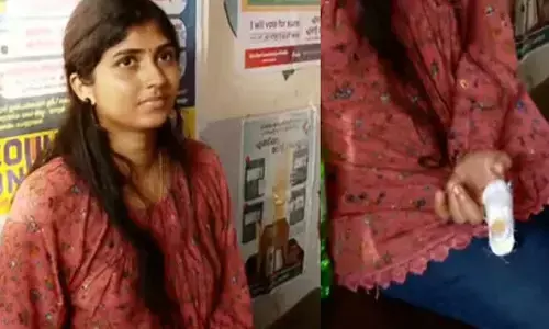 മിക്സിയില്‍ കുരുങ്ങി ഇടതു കയ്യിലെ ചൂണ്ടുവിരലില്‍ പരിക്കേറ്റു;  മുറിവില്‍ പതിനഞ്ചോളം സ്റ്റിച്ചും;  മെഡിക്കല്‍ രേഖകള്‍ ഹാജരാക്കിയിട്ടും വോട്ട് ചെയ്യാന്‍ അനുവദിച്ചില്ല;  കൈക്കുഞ്ഞുമായി ബൂത്തിന് മുന്നില്‍ അക്ഷരയുടെ കാത്തിരിപ്പ്;  പ്രതിഷേധം ഉയര്‍ന്നതോടെ സ്ലിപ്പ് നല്‍കി അനുനയം; ഒടുവില്‍ വോട്ടിട്ട് മടക്കം