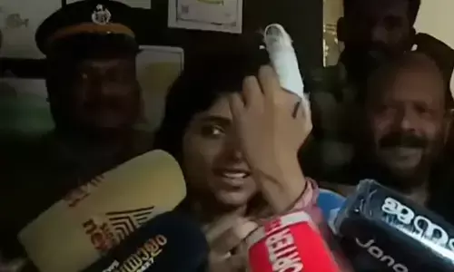 ചൂണ്ടുവിരല്‍ മുറിഞ്ഞ യുവതിക്ക് വോട്ട് നിഷേധിച്ച സംഭവം; കേസെടുത്ത് ബാലവകാശ കമ്മീഷന്‍