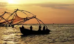 ശ്രീലങ്കൻ സമുദ്രപരിധിയിൽ മീൻപിടിത്തം: 10 ഇന്ത്യൻ മത്സ്യത്തൊഴിലാളികൾ അറസ്റ്റിൽ; ബോട്ട് കസ്റ്റഡിയിലെടുത്തു; ഈ വർഷം പിടിയിലായവരുടെ എണ്ണം 112 ശ്രീലങ്കൻ സമുദ്രപരിധിയിൽ മീൻപിടിത്തം: 10 ഇന്ത്യൻ മത്സ്യത്തൊഴിലാളികൾ അറസ്റ്റിൽ; ബോട്ട് കസ്റ്റഡിയിലെടുത്തു; ഈ വർഷം പിടിയിലായവരുടെ എണ്ണം 112