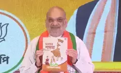 ഗൃഹനാഥയ്ക്ക് പ്രതിമാസം 3,000 രൂപ പെന്ഷന്; തൊഴില്രഹിതരായ യുവജനങ്ങള്ക്ക് 3000 രൂപ അലവന്സ്; ദരിദ്രര്ക്ക് സൗജന്യ ചികിത്സ പദ്ധതി; കന്നുകാലി കള്ളക്കടത്ത് തടയും; ഏകീകൃത സിവില് കോഡ് നടപ്പിലാക്കും; വമ്പന് വാഗ്ദാനങ്ങളുമായി ബംഗാളില് ബിജെപി പ്രകടന പത്രിക ഗൃഹനാഥയ്ക്ക് പ്രതിമാസം 3,000 രൂപ പെന്ഷന്; തൊഴില്രഹിതരായ യുവജനങ്ങള്ക്ക് 3000 രൂപ അലവന്സ്; ദരിദ്രര്ക്ക് സൗജന്യ ചികിത്സ പദ്ധതി; കന്നുകാലി കള്ളക്കടത്ത് തടയും; ഏകീകൃത സിവില് കോഡ് നടപ്പിലാക്കും; വമ്പന് വാഗ്ദാനങ്ങളുമായി ബംഗാളില് ബിജെപി പ്രകടന പത്രിക