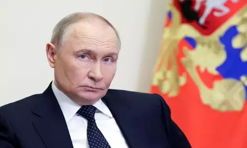 യുക്രെയ്നുമായി താല്ക്കാലിക വെടിനിര്ത്തല് പ്രഖ്യാപിച്ച് റഷ്യ; അടിച്ചാല് തിരിച്ചടിക്കുമെന്നും പുടിന് യുക്രെയ്നുമായി താല്ക്കാലിക വെടിനിര്ത്തല് പ്രഖ്യാപിച്ച് റഷ്യ; അടിച്ചാല് തിരിച്ചടിക്കുമെന്നും പുടിന്